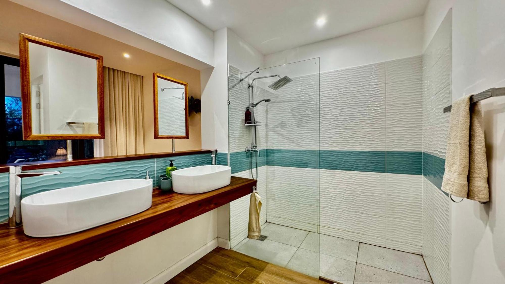 Appartement De Luxe Piscine Et Vue Mer Ривьер-Нуар Экстерьер фото